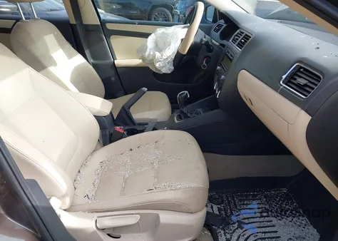 2011 Volkswagen Jetta 2.5L Se z USA, uszkodzony, nr VIN 3VWDX7AJ0BM344471